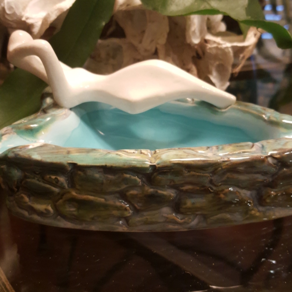 Rare Vintage Heart Shaped Ashtray With Lady - Picture 2 of 5